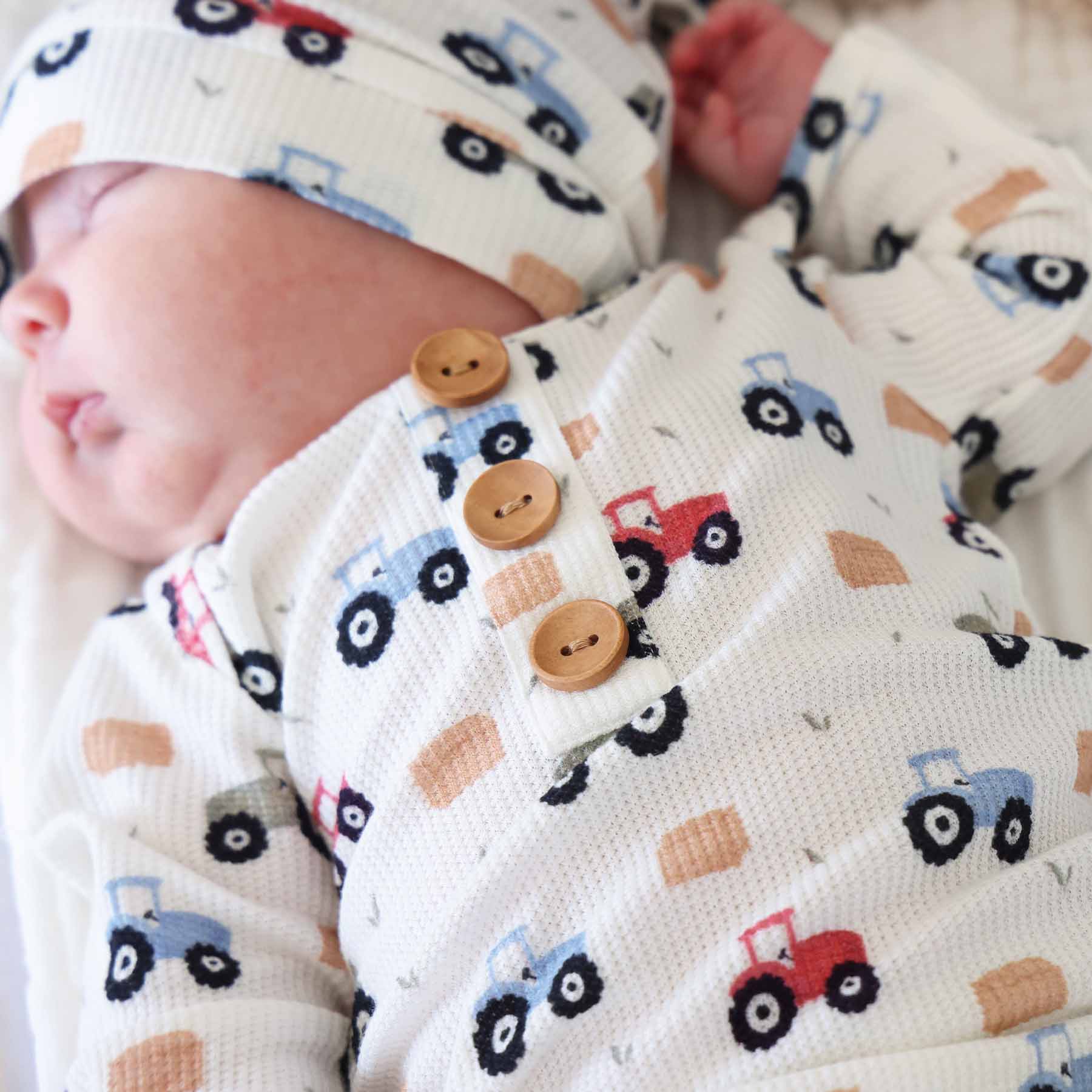 Little Farmer Bamboo Waffle Newborn Baby Knot Gown & Hat Set
